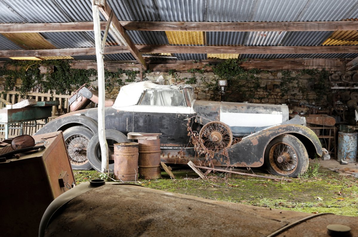 Sixty untouched classic cars discovered in French barn | How a Car